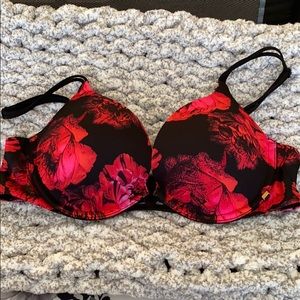 Victoria’s Secret very sexy push up never worn